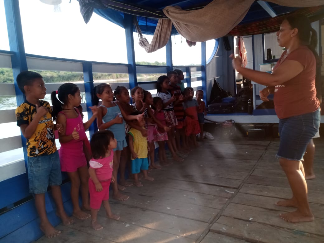 Trabalho com crianças no Paracuny